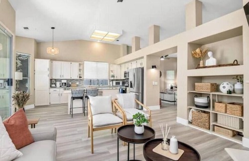 Raisin House | Modern Comfort: Fresno Edition