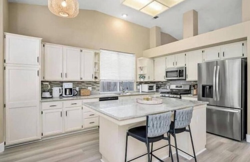 Raisin House | Modern Comfort: Fresno Edition