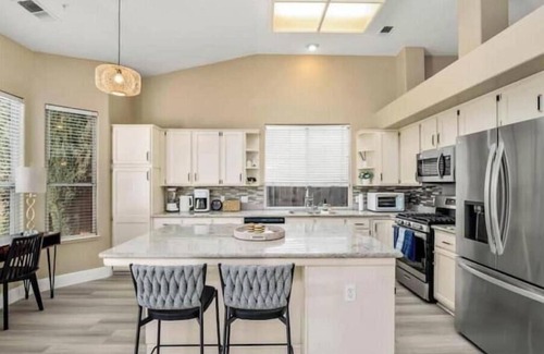 Raisin House | Modern Comfort: Fresno Edition