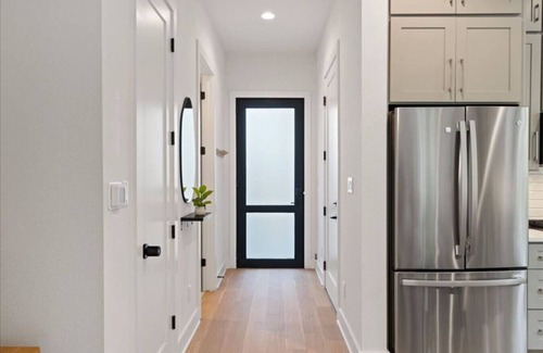 Austin Apartment | Modern Comfort Near It All | 2BR/2.5BA | Sleeps 6