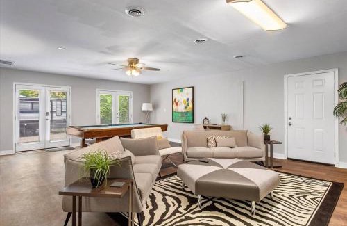North Chesterfield House | Modern Comforts, Classic Charm: Neighborhood Gem