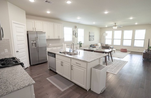 Clodine House | Modern Comforts with a Cozy Touch: Stay in Our Contemporary Home Away from Home