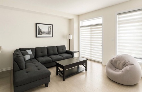 Alcona House | Modern & Comfy 2BR Townhome—Mins to Innisfil Beach Park & Friday Harbour Resort!