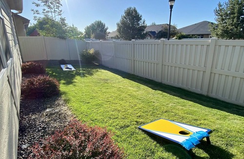 Meridian House | Modern Comfy 3BR house near the Village + Downtown
