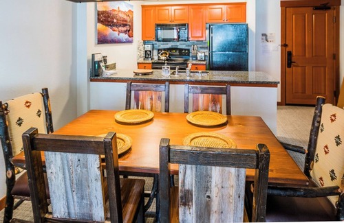 Mammoth Lakes Condo | Modern Condo in Heart of Village, 1st floor, Steps to Gondola & all Amenities