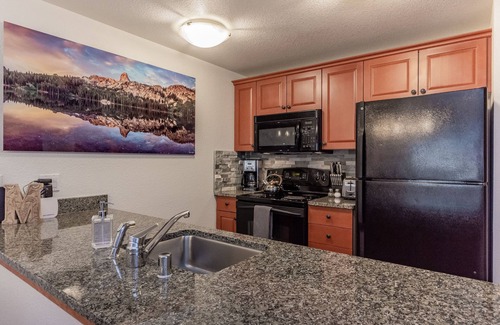 Mammoth Lakes Condo | Modern Condo in Heart of Village, 1st floor, Steps to Gondola & all Amenities