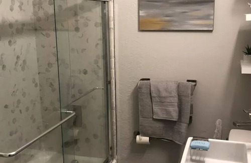 Norfolk Condo | Modern Condo in Quiet Historic Neighborhood