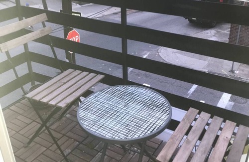 Olde Richmond Condo | Modern Condo In Trendy Neighborhood