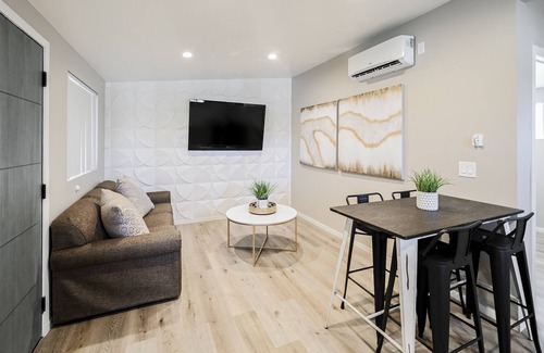 Gateway District Condo | Modern Condo Walking Distance to the Strip