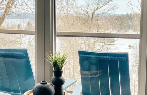 Huntsville Condo | Modern Condo with a View. Walking distance to beach and Hidden Valley Ski Club.