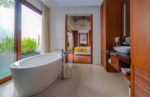 Sunset Road Villa | Modern Contemporary 1BR Villa, Kuta! 4Min Drive To The Beach! W/Private Pool!