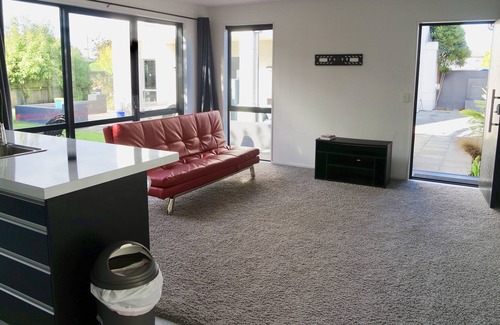 Christchurch Cottage | Modern Cottage in a Family Setting