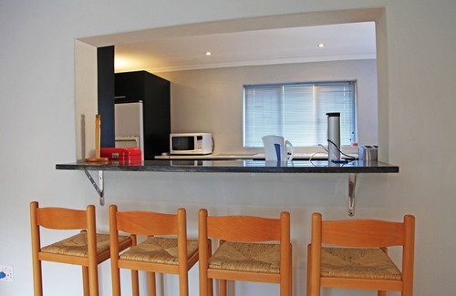 Constantia House | Modern Cottage In Upper Constantia