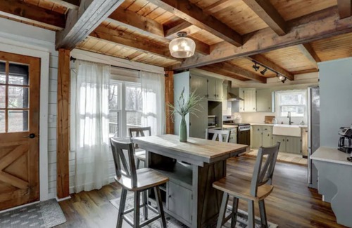 Bausman Cabin | Modern Country Cabin Minutes From Downtown