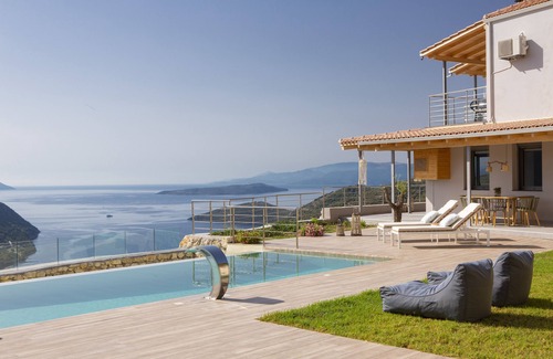 Fternon Villa | Modern country villa with stone-built BBQ area
