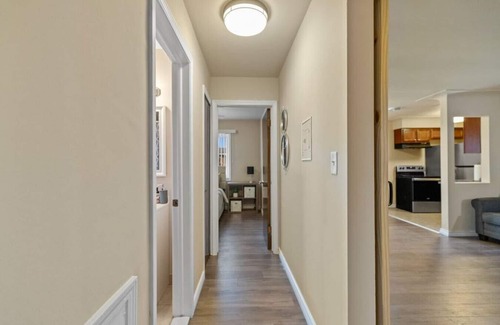 Shelby Township Apartment | Modern Cozy 2b apt in Shelby Twp