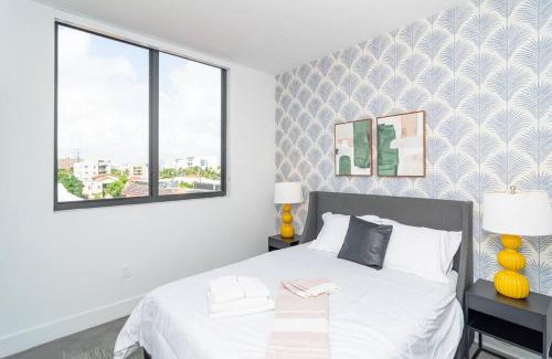 East Little Havana Apartment | Modern Cozy 2BR Oasis with King Beds Near Marlins Park & Brickell