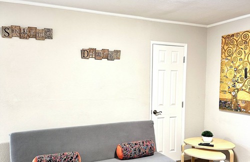 Santa Clara House | Modern & Cozy cottage walking to Santana Row & Valley Fair Shopping Center