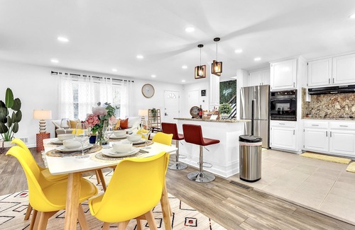 Belvedere Park House | Modern & Cozy Home mins to Decatur Sq & DT Atlanta