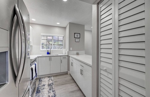 Richmond West House | Modern cozy home! Single Family with game room, Pool & Patio.
