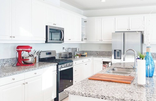 Colton House | 🌟Modern & Cozy Home with Mountain View near Downtown Riverside🌟