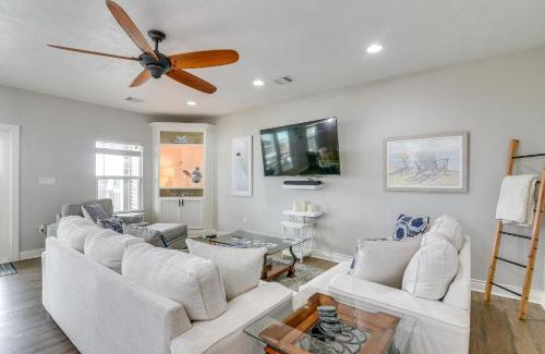 Crystal Beach House | Modern Crystal Beach Escape - 225 Feet to Shore!