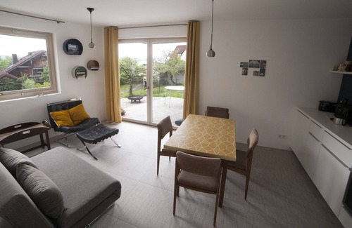 Schondorf am Ammersee House | Modern design apartment with lake view and garden sauna house