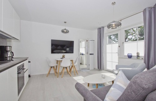 Gross Zicker Apartment | Modern vacation apartment with private terrace - Haus Inselwind FeWo MEERküste