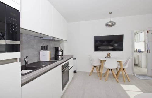 Gross Zicker Apartment | Modern vacation apartment with private terrace - Haus Inselwind FeWo MEERküste