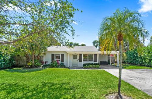 Delray Beach House | Modern Delray Beach Retreat with Kitchen Workspace and Backyard BBQ Near Atlantic Avenue and Ocean