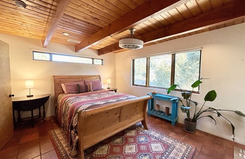 Canoncito House | Modern Desert Casita in Glorieta