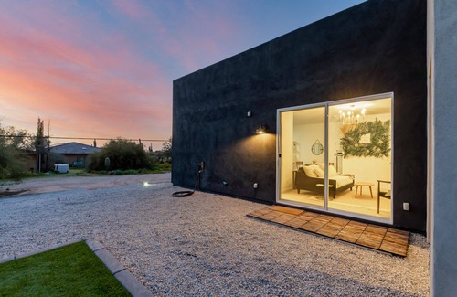 Pinnacle Peak House | Modern Desert Oasis + Scottsdale/Carefree/Cave Creek (No Smoking)