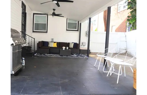 Detroit House | Modern Detroit 3-bedroom steps away from shops!