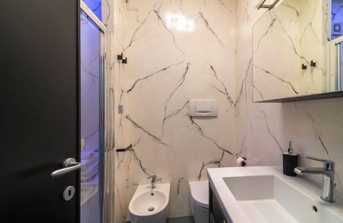 Quartiere XIII Aurelio Apartment | Modern downtown apartment with panoramic view of St. Peter's dome