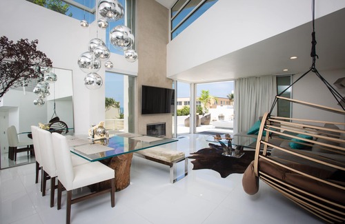 Del Mar House | Modern Dream! Amazing views of Ocean! Walk to the Beach with Pool and Spa!