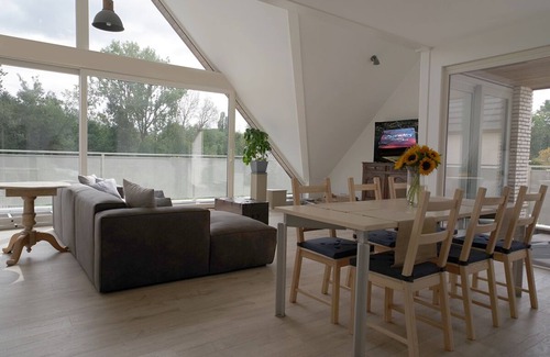 Hoeilaart Apartment | Modern duplex apartment with large mezzanine