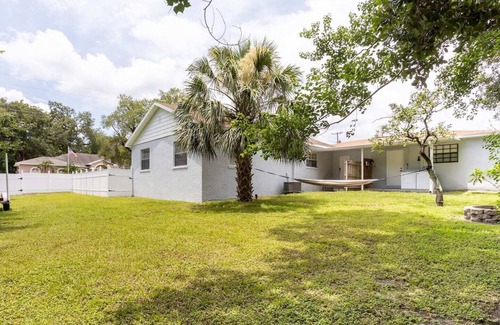 Tampa House | Modern duplex near Downtown, SoHo and West Shore