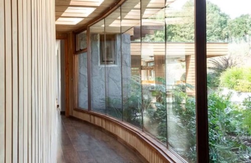 Villarrica House | Modern, Elegant Retreat with stunning Panoramic Views of Lake Villarrica!