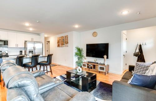 Elizabeth Apartment | Modern Elizabeth Apartment about 1 Mi to Train Station