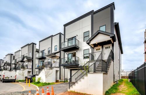 Elizabeth Apartment | Modern Elizabeth Apartment about 1 Mi to Train Station