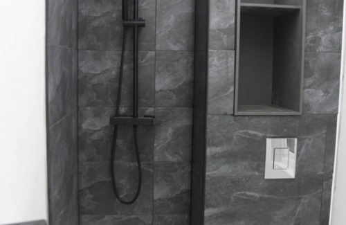 Staple Hill House | Modern en-suit room in bristol 4