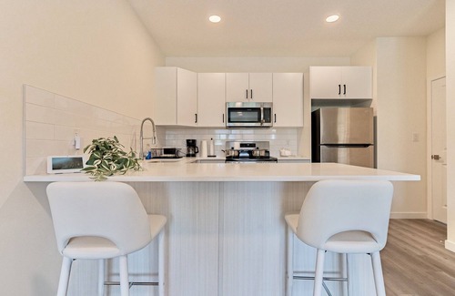 North Central Edmonton House | Modern entire stylish 3 bedroom home in downtown Edmonton.