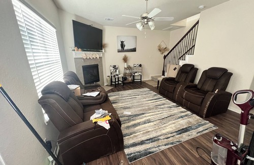 Katy House | Modern Escape, with a pet and family friendly home that feels like a home.
