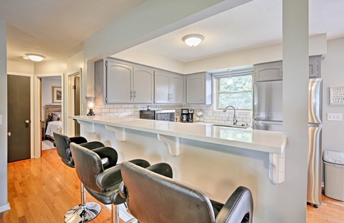 Excelsior Springs House | Modern Excelsior Springs Home w/Deck & 3 Acres!