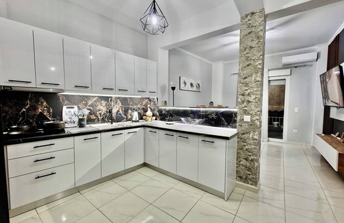 Athens City Centre Apartment | Modern family apartment in historical Athens center. nnCasa Di Leandro
