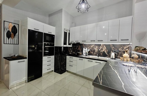 Athens City Centre Apartment | Modern family apartment in historical Athens center. nnCasa Di Leandro