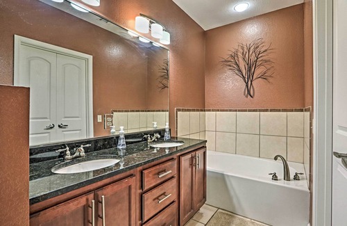 Bean Station Condo | Modern Family Condo with Pano Lake Views & Pool!