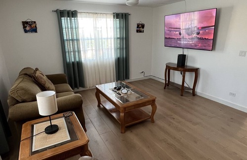 Cockburn Town House | Modern Family Oasis 3 mins from beach!