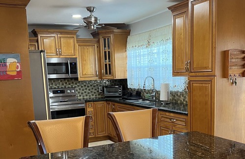 Cockburn Town House | Modern Family Oasis 3 mins from beach!