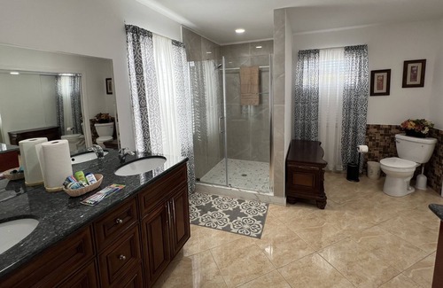 Cockburn Town House | Modern Family Oasis 3 mins from beach!